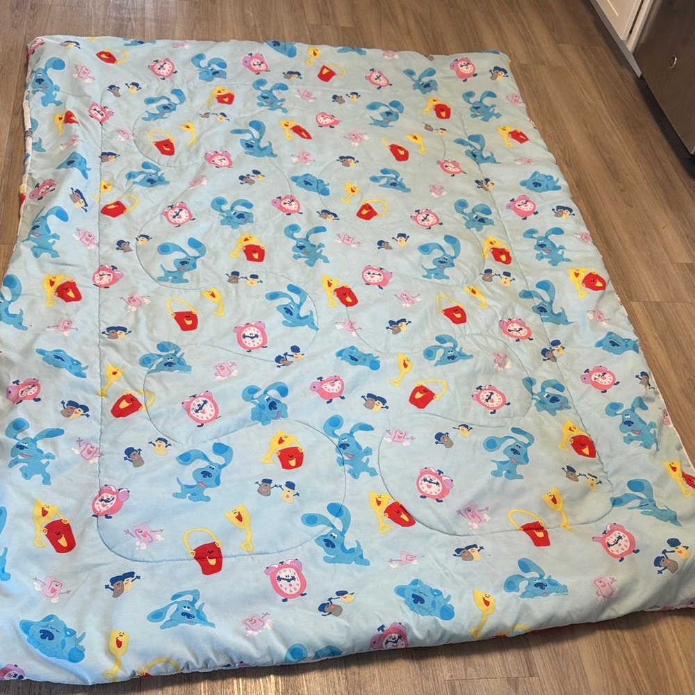Blue's Clues Themed Kids Twin bedspread - used - Picture 5 of 8